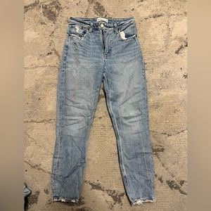 Abercrombie and fitch high rise mom Jean